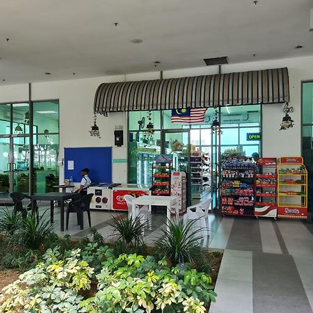Apartament Hideaway At Cybersquare Cyberjaya Zewnętrze zdjęcie